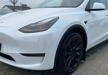 Tesla Model Y 64.666 km 30.800 &euro; Bergtheim 97241