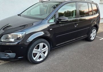 VW Touran 148.000 km 7.900 &euro; Würzburg 97074
