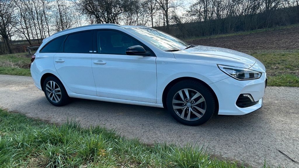 Hyundai i30 40.500 km 16.150 &euro; Rimpar 97222