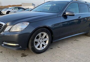 Mercedes-Benz E 220 230.207 km 8.888 &euro; Bergtheim 97241