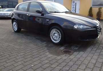 Alfa Romeo 147 160.000 km 1.250 &euro; Würzburg 97084