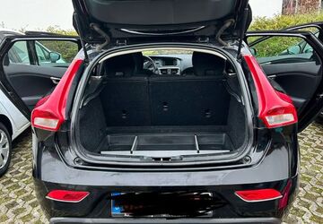 Volvo V40 144.378 km 4.999 &euro; Sulzfeld am Main 97320