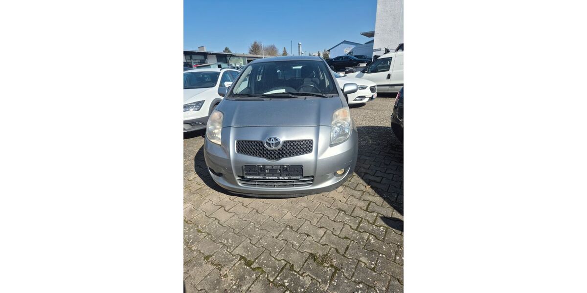 Toyota Yaris 122.000 km 3.900 &euro; Marktheidenfeld 97828