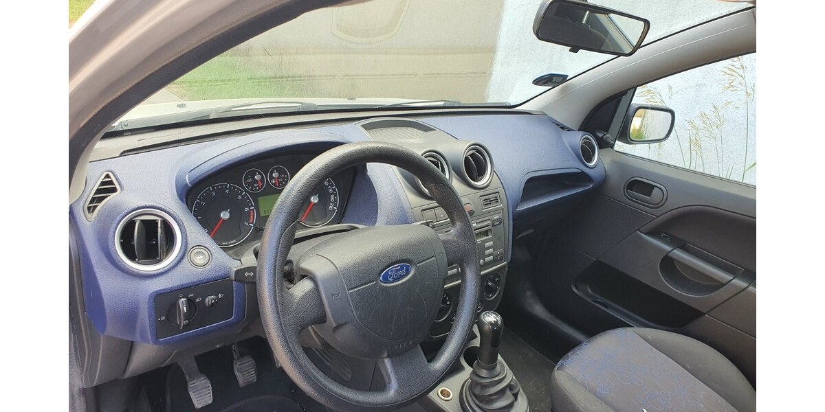 Ford Fiesta 77.500 km 3.800 &euro; Theilheim 97288