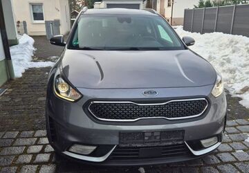 Kia Niro 97.500 km 13.800 &euro; Waldbüttelbrunn 97297