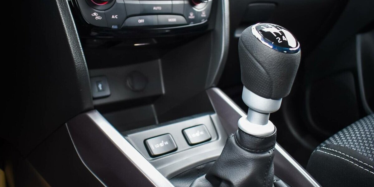 Suzuki Vitara Comfort 1.4l M/T Hybrid ALLGRIP 95.566 km 15.950 &euro; Höchberg-Würzburg 97204