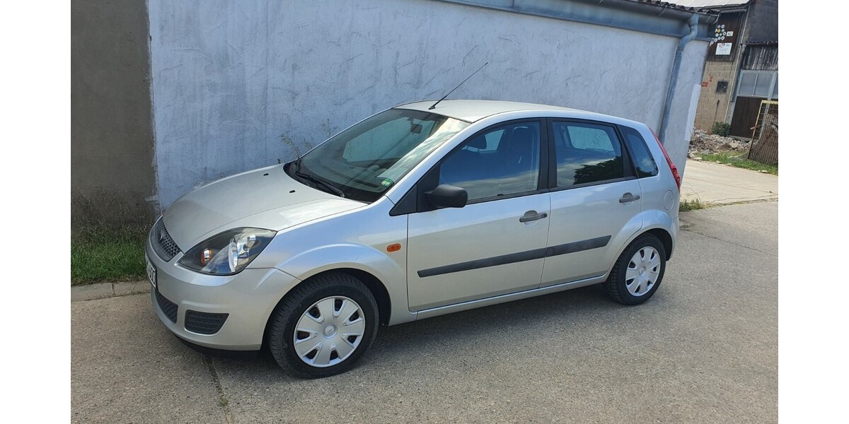 Ford Fiesta 77.500 km 3.800 &euro; Theilheim 97288