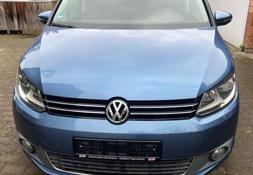 VW Touran 174.077 km 7.499 &euro; Ochsenfurt 97199