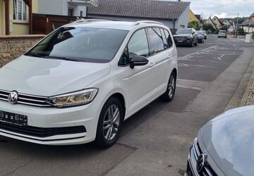 VW Touran 102.000 km 22.990 &euro; Stammheim 97509