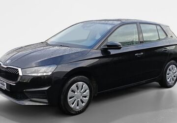Skoda Fabia 24.683 km 15.402 &euro; Würzburg 97076
