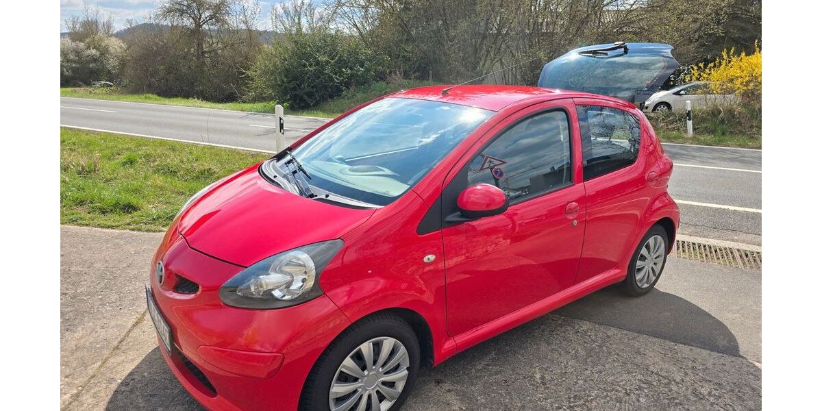 Toyota Aygo (X) 164.000 km 2.600 &euro; Randersacker 97236