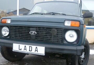 Lada Niva 104.012 km 6.444 &euro; Obersfeld 97776