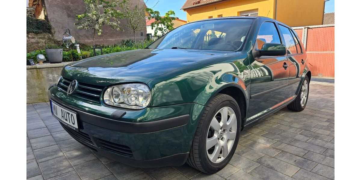 VW Golf 97.450 km 2.500 &euro; Würzburg 97076