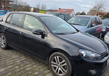 VW Golf 132.000 km 5.900 &euro; Randersacker 97236