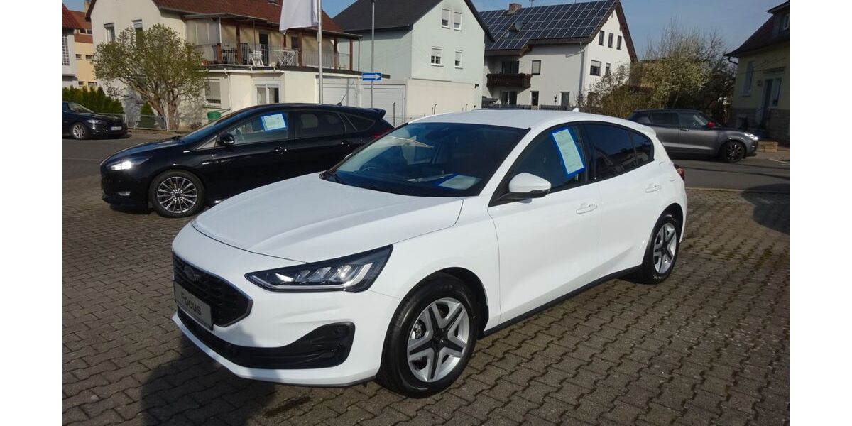 Ford Focus 33.456 km 15.990 &euro; Tauberbischofsheim 97941