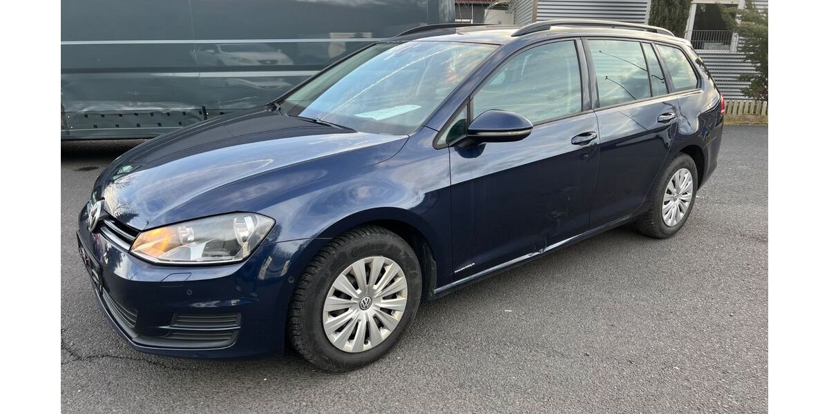 VW Golf 274.000 km 5.600 &euro; Würzburg 97076