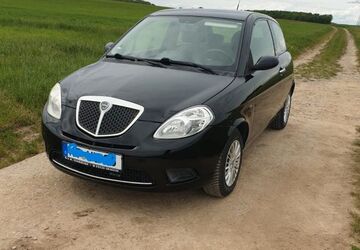 Lancia Ypsilon 88.000 km 1.750 &euro; Prichsenstadt 97357