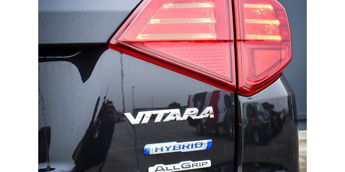 Suzuki Vitara Comfort 1.4l M/T Hybrid ALLGRIP 95.566 km 15.950 &euro; Höchberg-Würzburg 97204